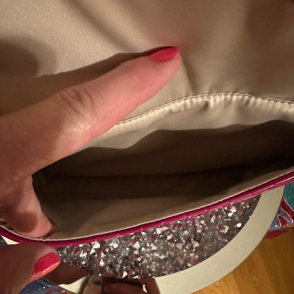 Coach Poppy Quilted Patent Leather shoulder bag. - Picture 6 of 10